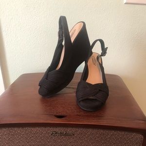 Seychelles black canvas wedges